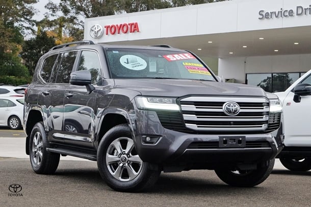 2023 Toyota LANDCRUISER VX image 1