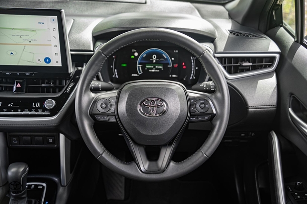 2024 Toyota COROLLA CROSS HYBRID GXL image 12