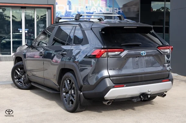 2022 Toyota RAV4 Hybrid Edge AWD image 2