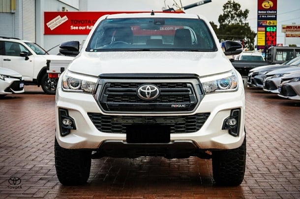 2019 Toyota Hilux 4x4 Rogue image 3