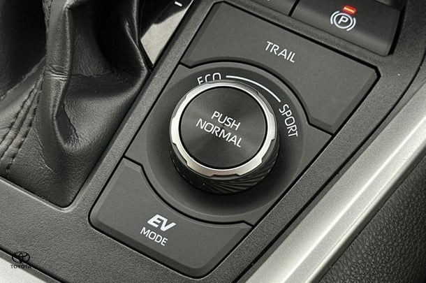 2023 Toyota Rav4 Hybrid GX AWD image 25