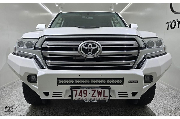 2020 Toyota Landcruiser GXL image 6
