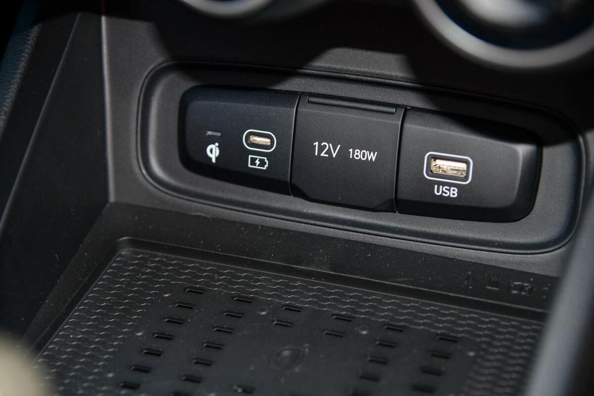 2025 Hyundai Venue Manual MY25 image 12