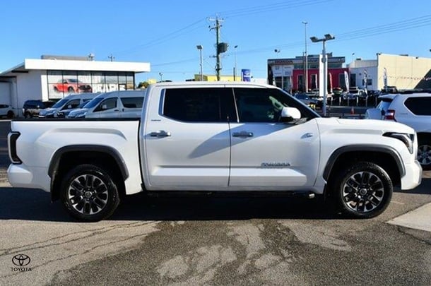 2023 Toyota Tundra Limited image 16