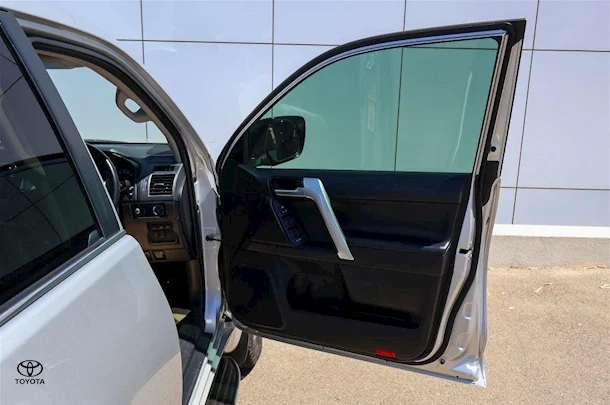 2019 Toyota Prado VX image 9