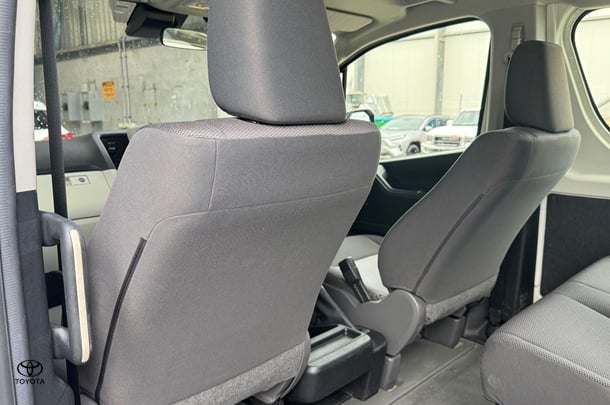2021 Toyota Hiace SLWB image 14
