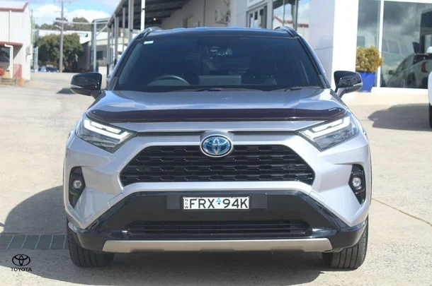 2023 Toyota RAV4 Hybrid XSE (AWD) image 2