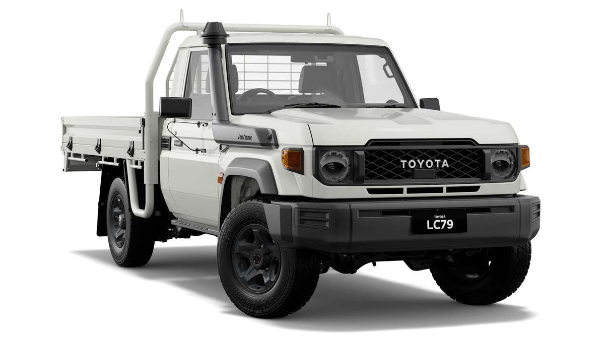 2024 Toyota LandCruiser 79 GX Single-Cab Cab-Chassis image 1