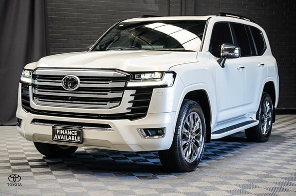 2021 Toyota Landcruiser Sahara ZX image 4