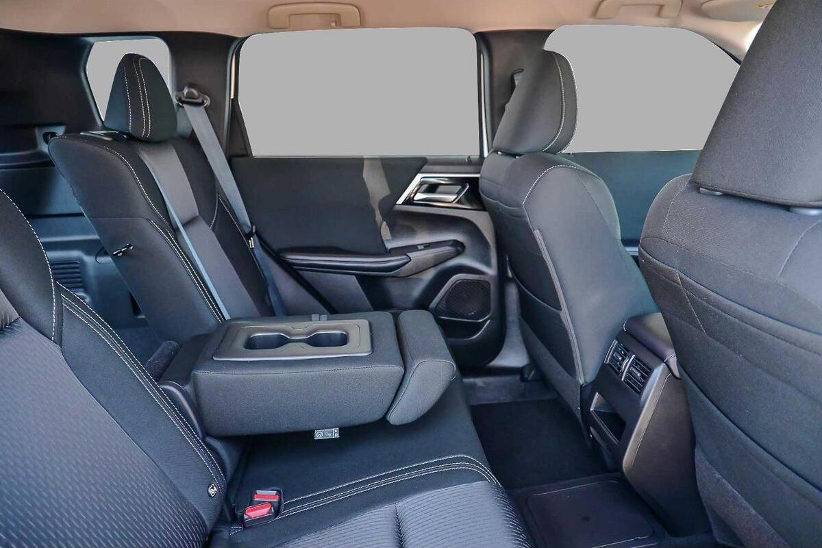 2024 Mitsubishi Outlander PHEV ES ZM Auto AWD MY24 image 10