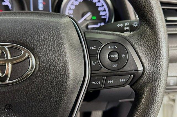 2021 Toyota Camry Hybrid Ascent image 17
