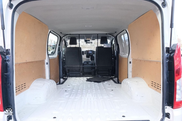 2022 Toyota Hiace LWB image 10