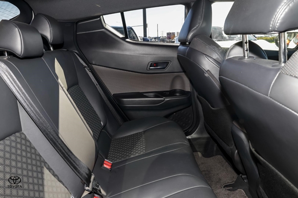 2022 Toyota C-HR Hybrid Koba 2WD image 9