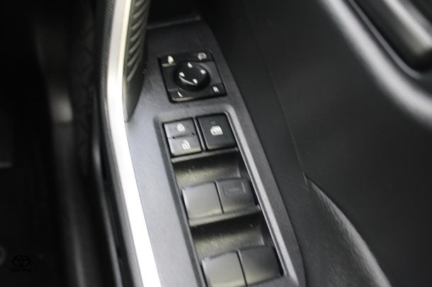 2023 Toyota RAV4 Hybrid GX-2WD image 29