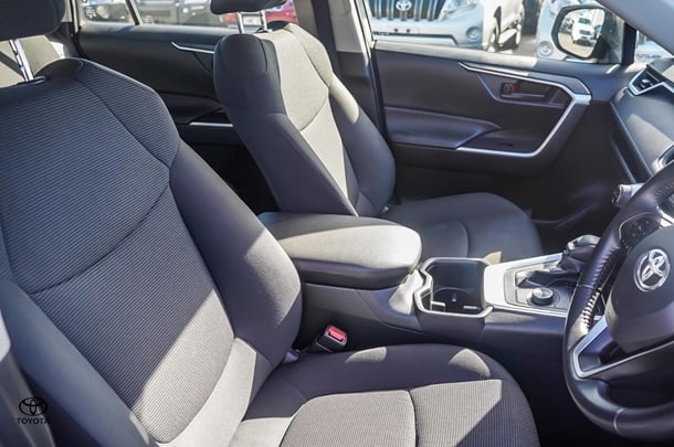 2023 Toyota Rav4 Hybrid GX image 8