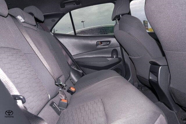2024 Toyota Corolla Hatch Hybrid Ascent Sport image 8