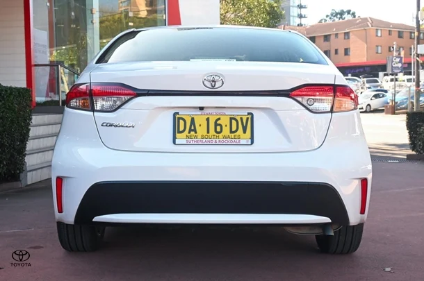 2021 TOYOTA Corolla Sedan SX image 28