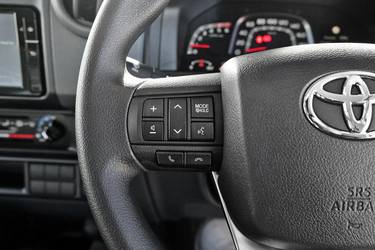 2024 Toyota Landcruiser GXL Manual 4x4 image 16