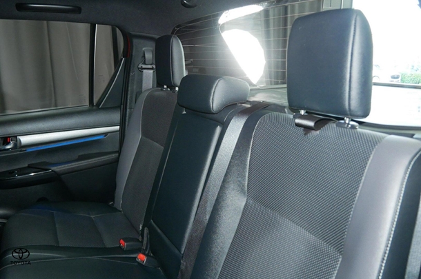 2024 Toyota Hilux 4x4 Rogue image 25