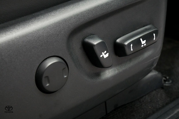 2023 Toyota Prado VX image 21