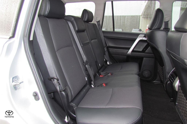 2023 Toyota Prado VX image 22