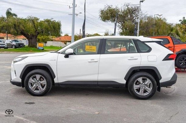 2024 Toyota Rav4 Hybrid GX AWD image 4
