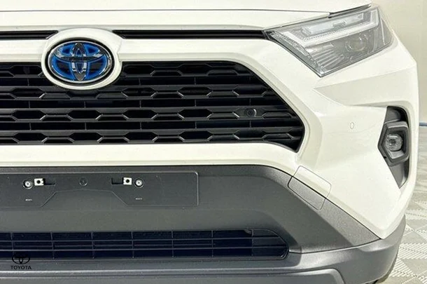 2023 Toyota Rav4 Hybrid GX image 3