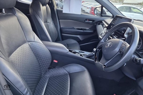 2019 Toyota C-HR Hybrid Koba 2WD image 5