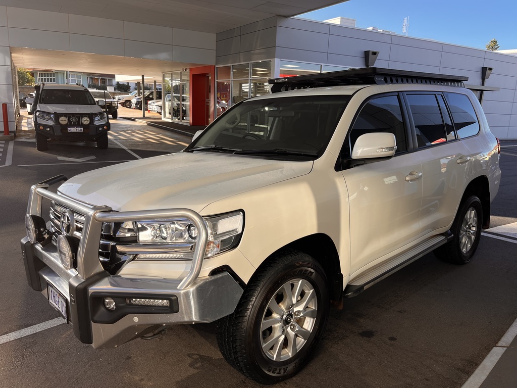 2021 Toyota Landcruiser GXL image 9