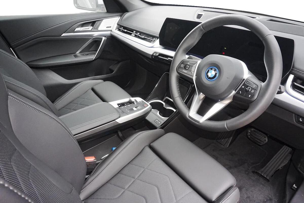 2025 BMW iX1 xDrive30 xLine U11 Auto AWD image 5