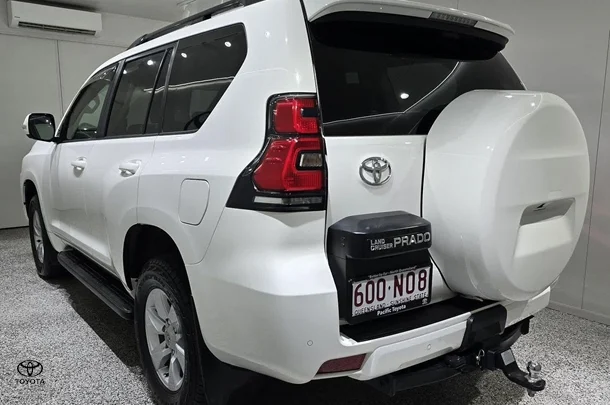 2021 Toyota Prado GXL image 4