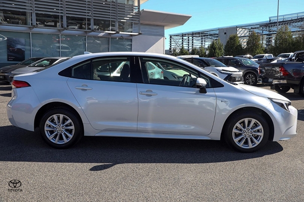 2024 Toyota Corolla Sedan Hybrid Ascent Sport image 10