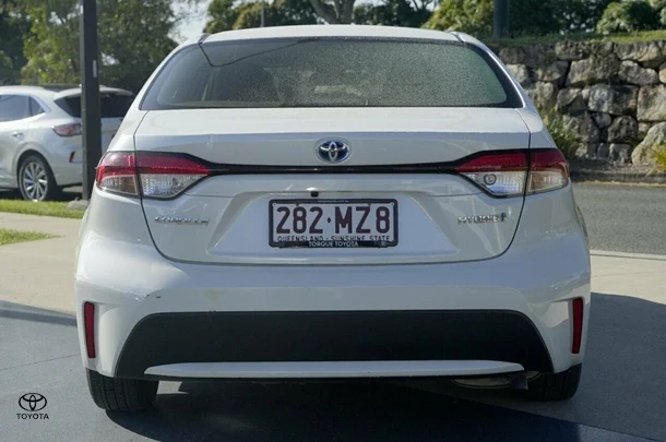 2020 Toyota Corolla Sedan Hybrid SX image 5