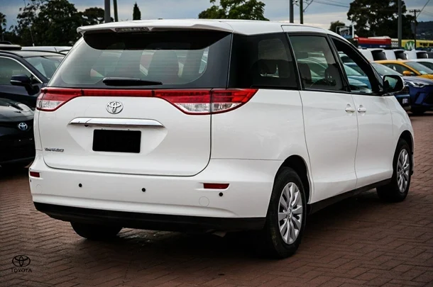 2019 Toyota Tarago GLi image 8