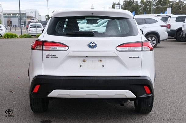 2023 Toyota Corolla Cross Hybrid GX image 4