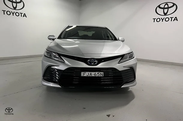 2023 Toyota Camry Hybrid Ascent image 2