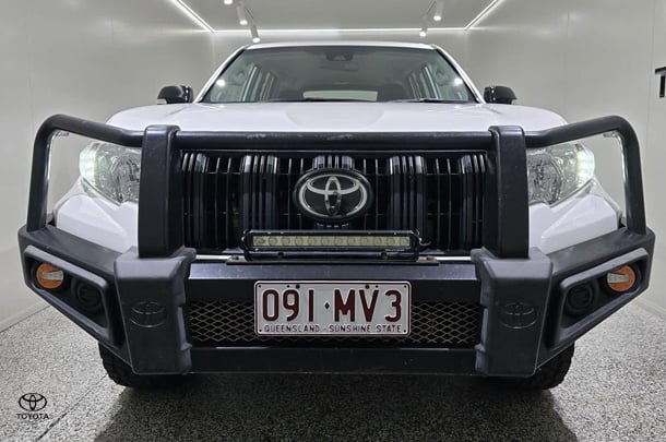 2019 Toyota Prado GX image 6