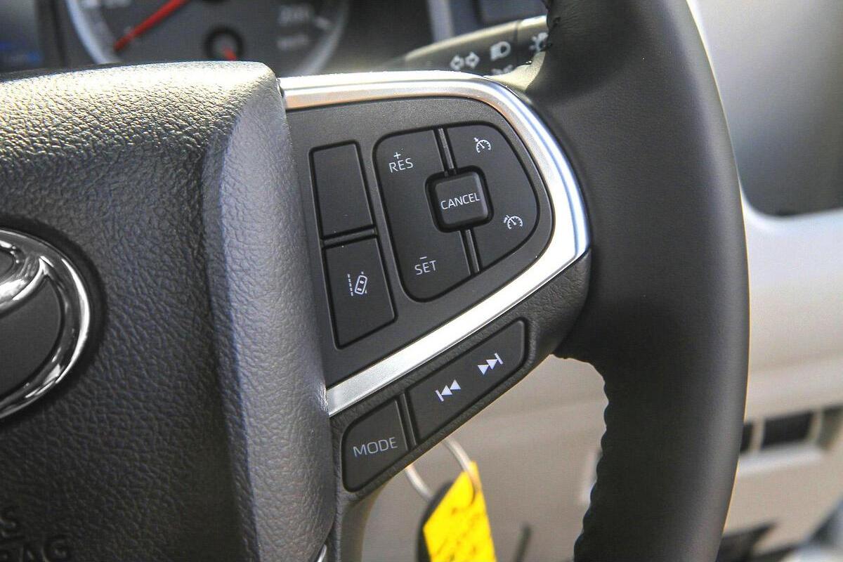 2024 Toyota Hiace LWB Auto image 16