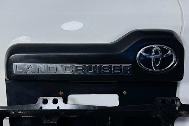 2020 Toyota LANDCRUISER GX image 8