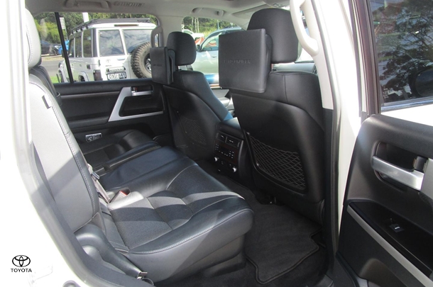 2018 Toyota Landcruiser Sahara image 21