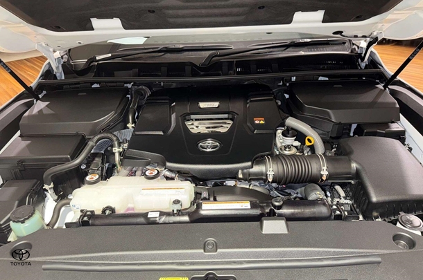2022 Toyota Landcruiser VX image 27
