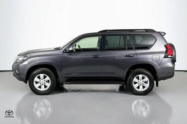2022 Toyota Prado GXL image 5