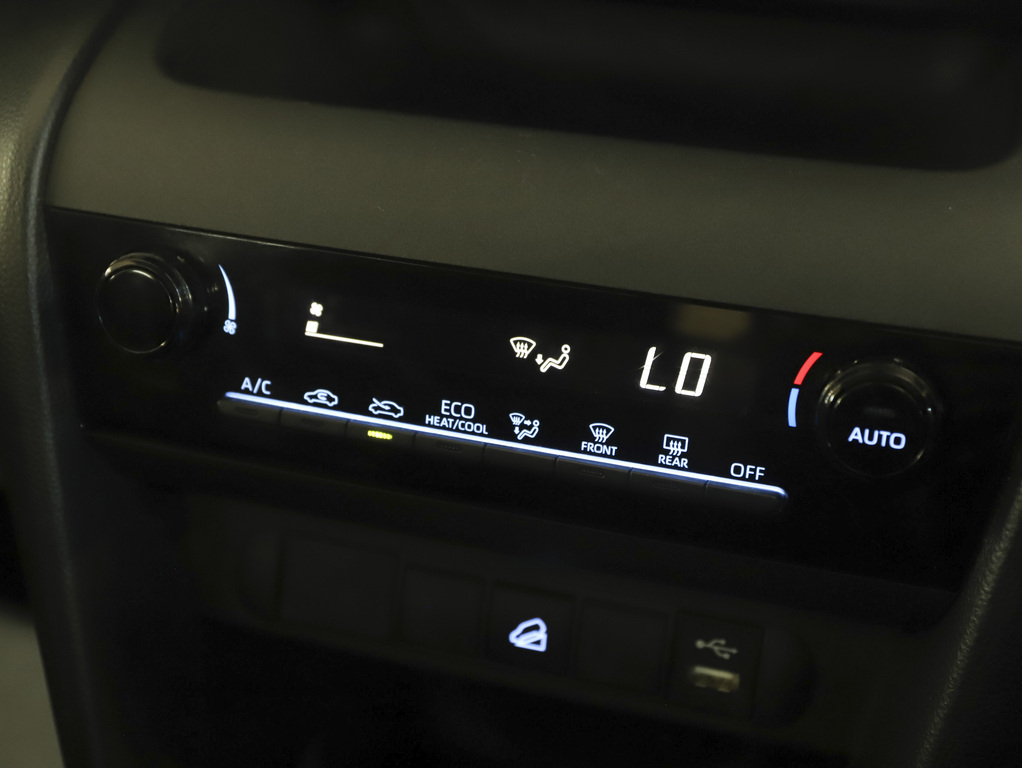 2022 Toyota Yaris Cross Hybrid GX image 13
