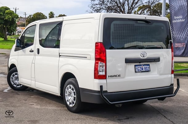 2020 Toyota Hiace LWB image 2