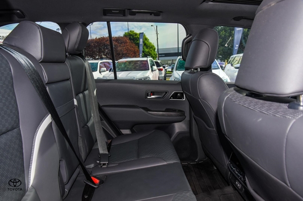 2024 Toyota Landcruiser GR-S image 19