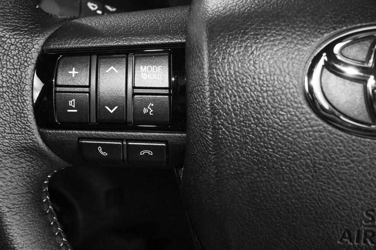 2024 Toyota Hilux Rogue 48V Auto 4x4 Double Cab image 14