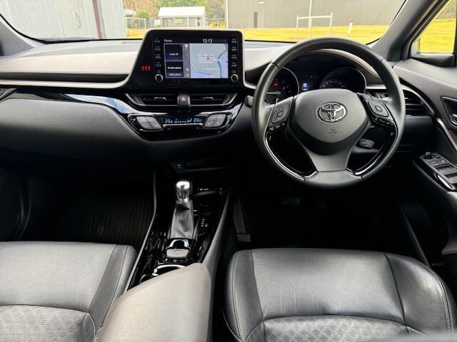 2022 Toyota C-HR Koba AWD image 15