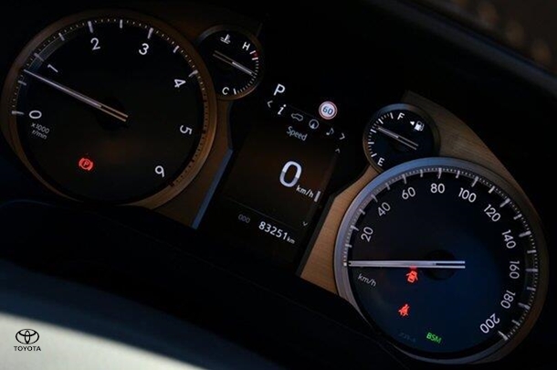 2021 Toyota Prado VX image 11