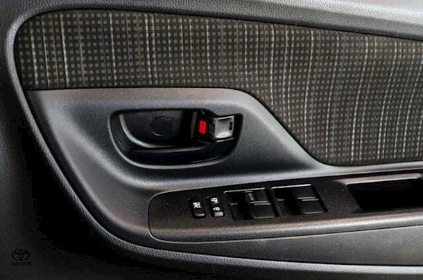 2018 Toyota YARIS Ascent image 19
