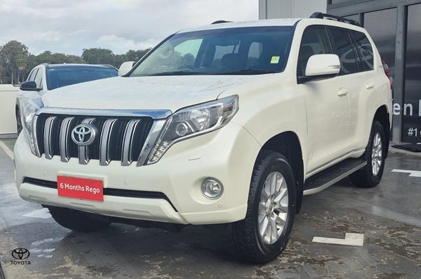 2017 Toyota Prado VX image 5